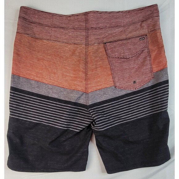 Hurley Board Shorts Mens Size 34 Multi Colored Striped Back Pocket EUC - Picture 4 of 7